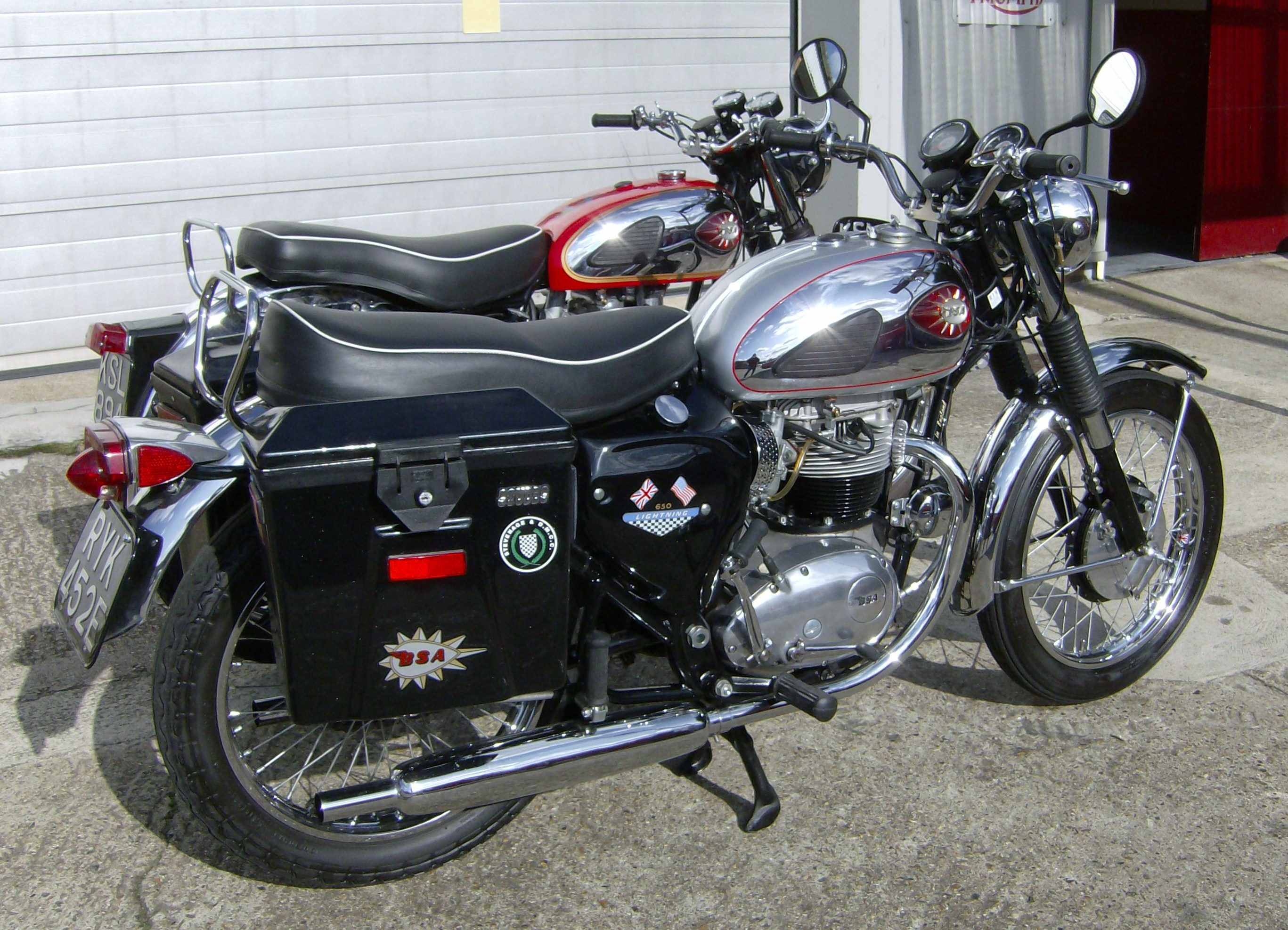 A pair of the smartest, most capable and hard working BSA twins I currently know of: A 1960 Road Rocket and a 1967 Lightning